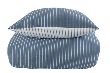 Bæk og Bølge kingsize sengetøj 240x220 cm - Blåt sengesæt med striber i vendbart design - 100% bomuld - Krepp sengelinned - By Night