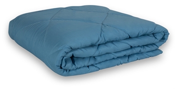 Vattæppe - 140x200 cm - Lyseblå fiber sommerdyne af fibervat - Quiltet tæppe - Zen Sleep fiberdyne